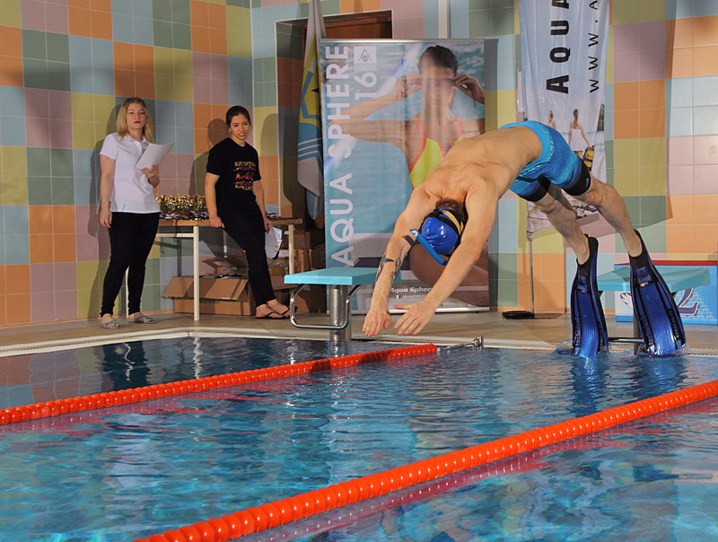 Детско-юношеские соревнования по плаванию в ластах